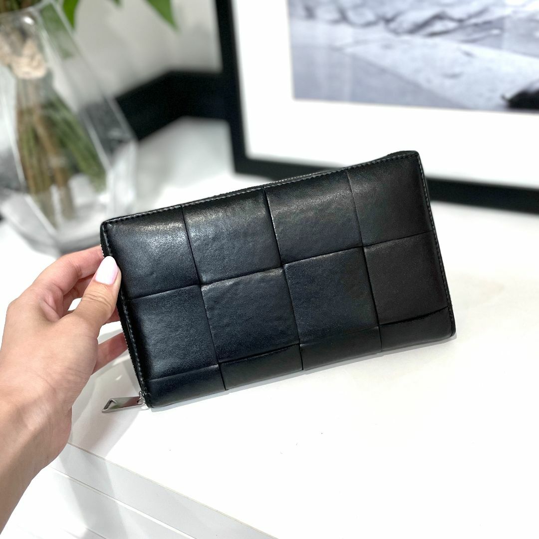 ボッテガヴェネタ マキシイントレチャート ラウンドファスナー 長財布