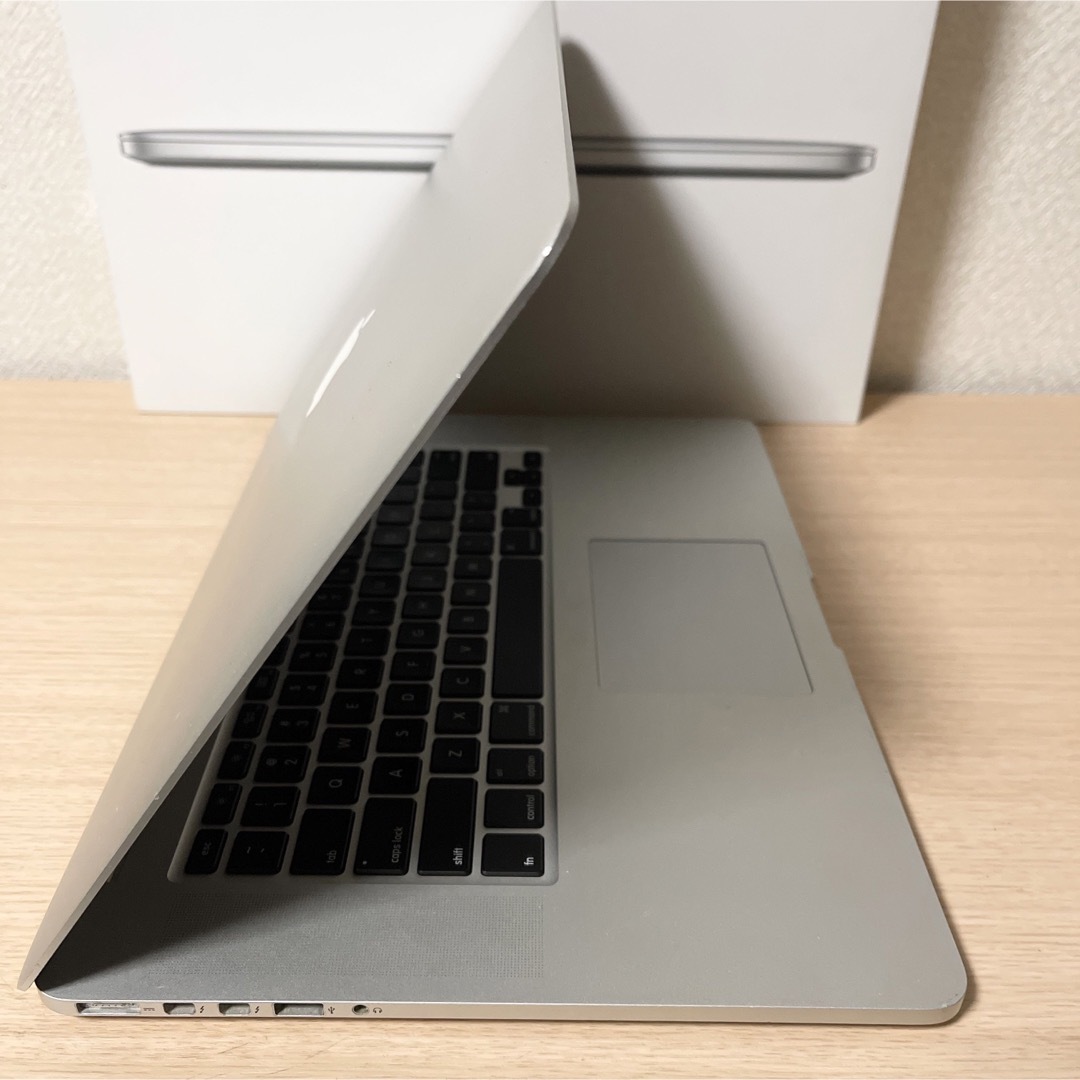 MacBook Pro 15インチ Retina i7 16GB SSD512G