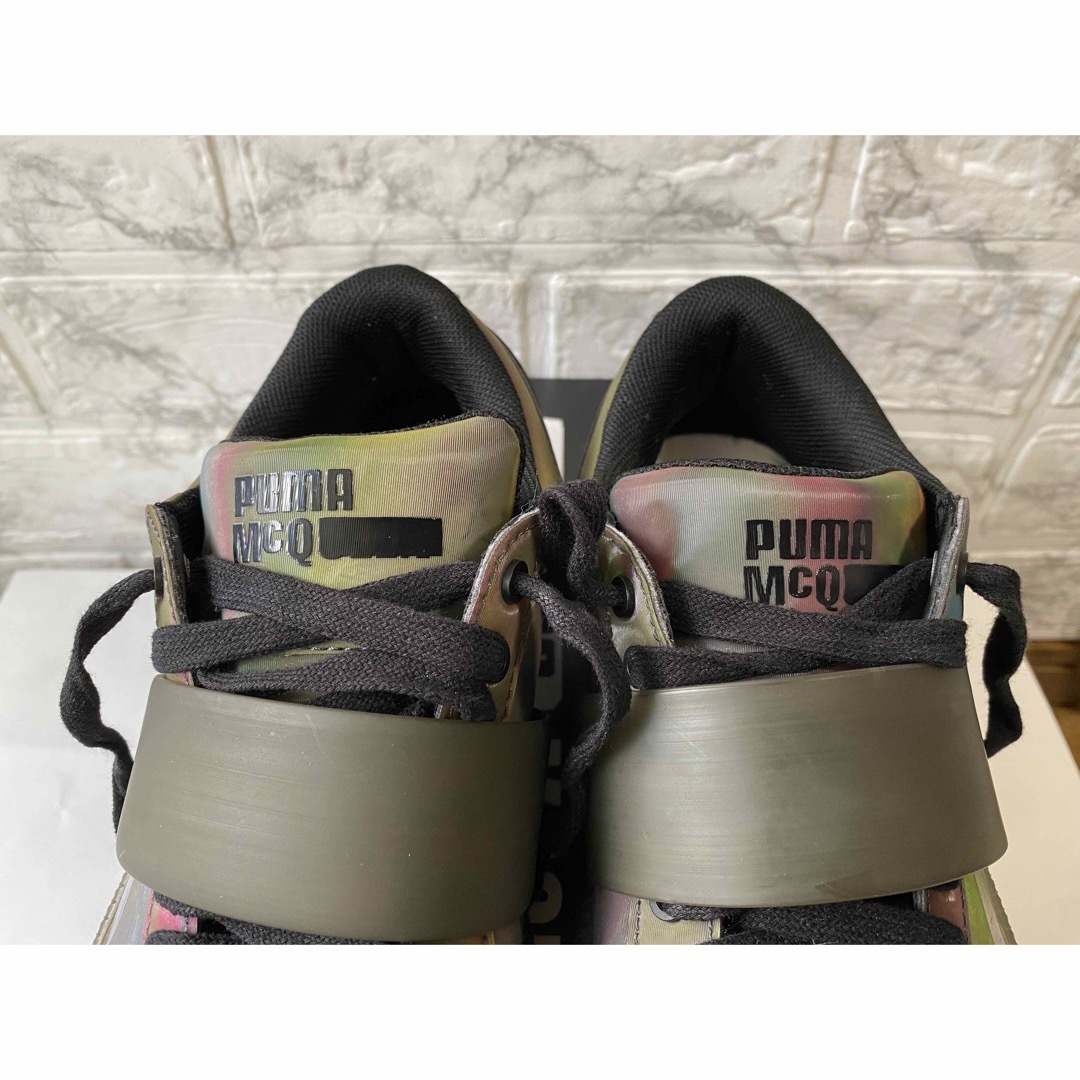 Alexander McQueen(アレキサンダーマックイーン)のPUMA MCQ SERVELONUBLACK プーママックキュー玉虫スニーカー レディースの靴/シューズ(スニーカー)の商品写真