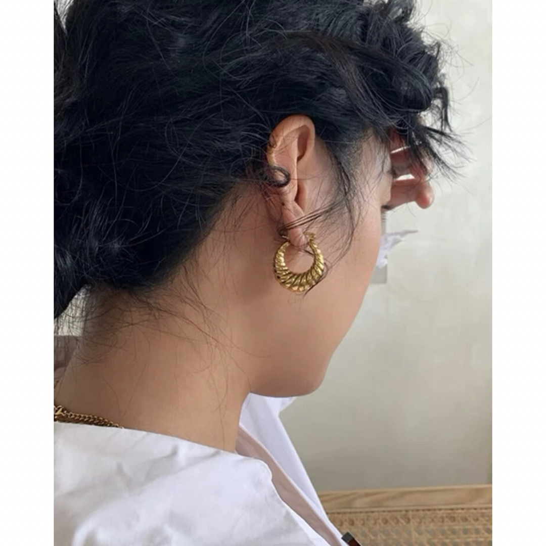 AMBUSH(アンブッシュ)の【Design twist pierce】#748 18k レディースのアクセサリー(ピアス)の商品写真