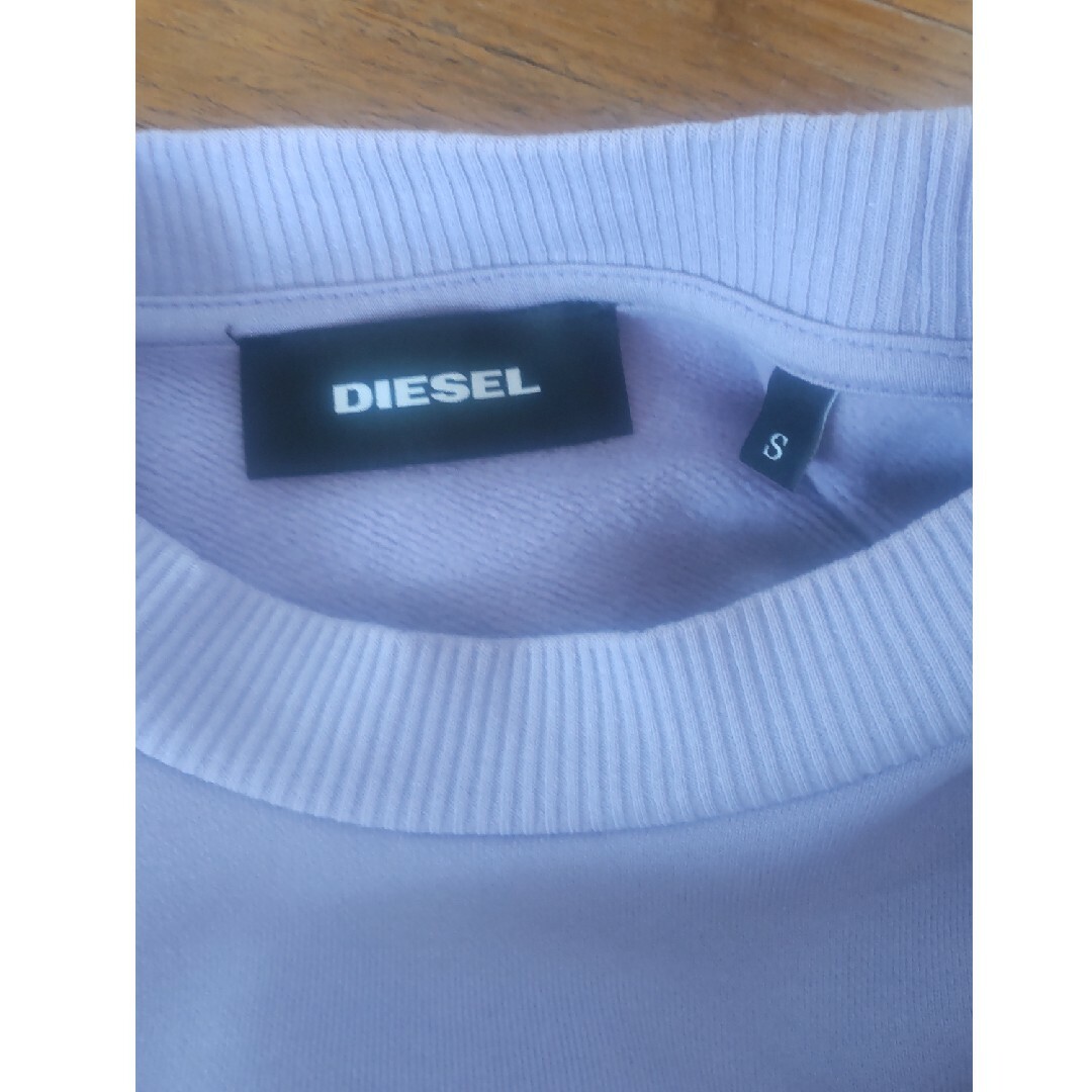 DIESEL(ディーゼル)のDIESEL　　ユニセックス。パープル。スウェット。 メンズのトップス(スウェット)の商品写真