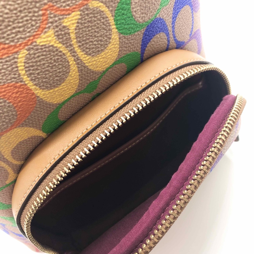 【COACH☆新品】キャリー バックパック!レインボー シグネチャー!男女兼用!