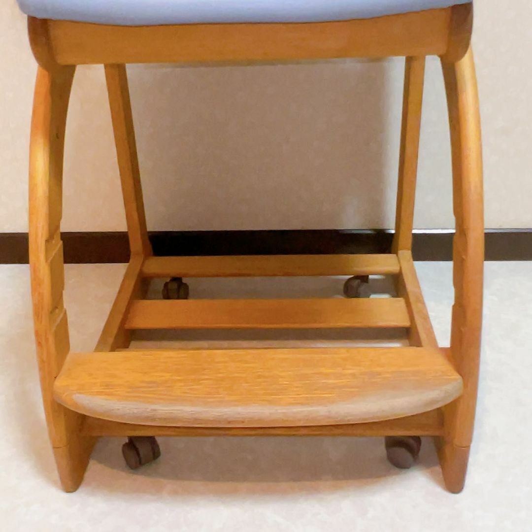 カリモク 学習椅子 キッズチェア 木製 キャスター付き　XT1811KE