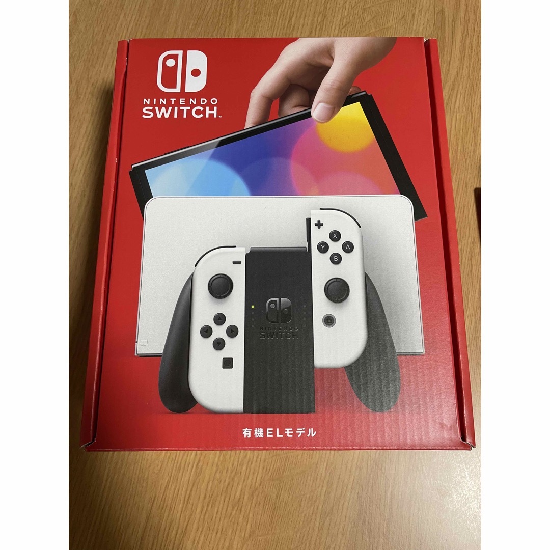 任天堂(ニンテンドウ)のNintendo Switch 有機ELモデル　ホワイト　スイッチ エンタメ/ホビーのゲームソフト/ゲーム機本体(家庭用ゲーム機本体)の商品写真