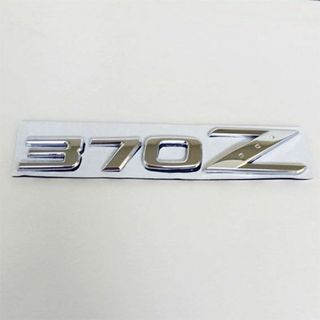 ニッサン(日産)の370Z 　３Dエンブレム　　シルバー　１枚(車外アクセサリ)