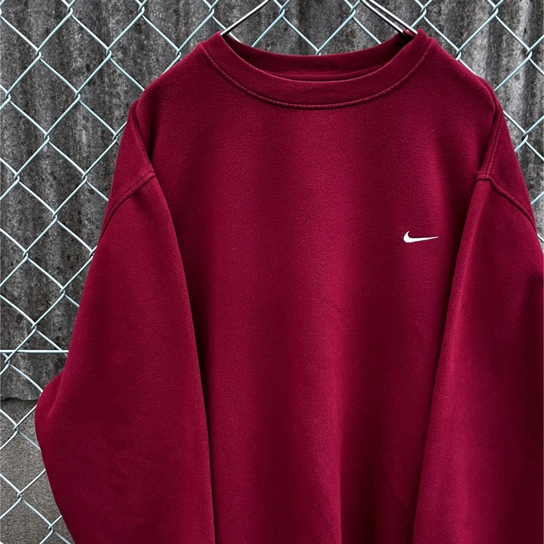 NIKE ワンポイント刺繍ロゴ スウェットパーカー ワインレッド 古着 XL-