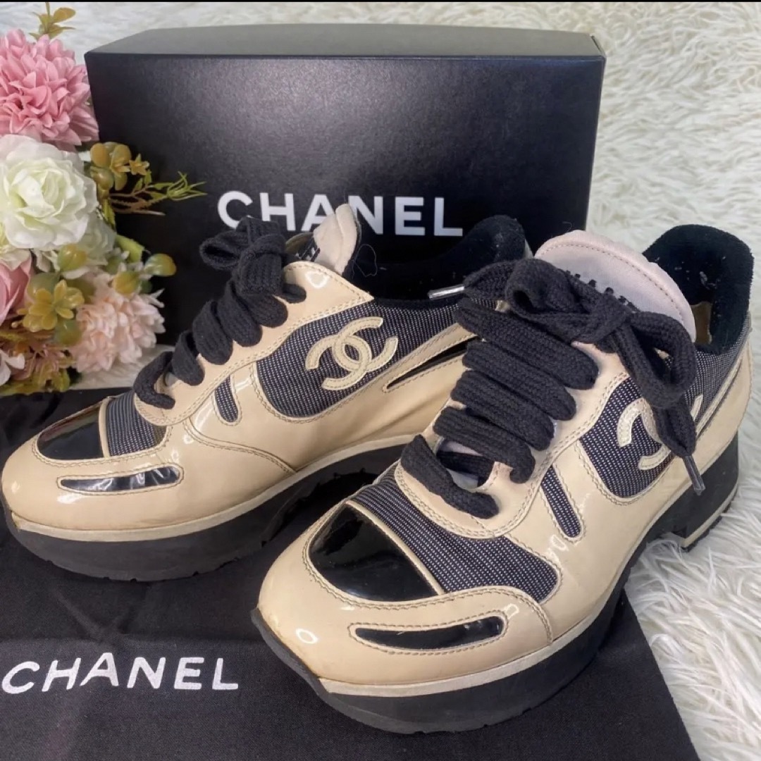 希少 CHANEL シャネル スニーカー ココマーク ベージュ 黒 エナメル