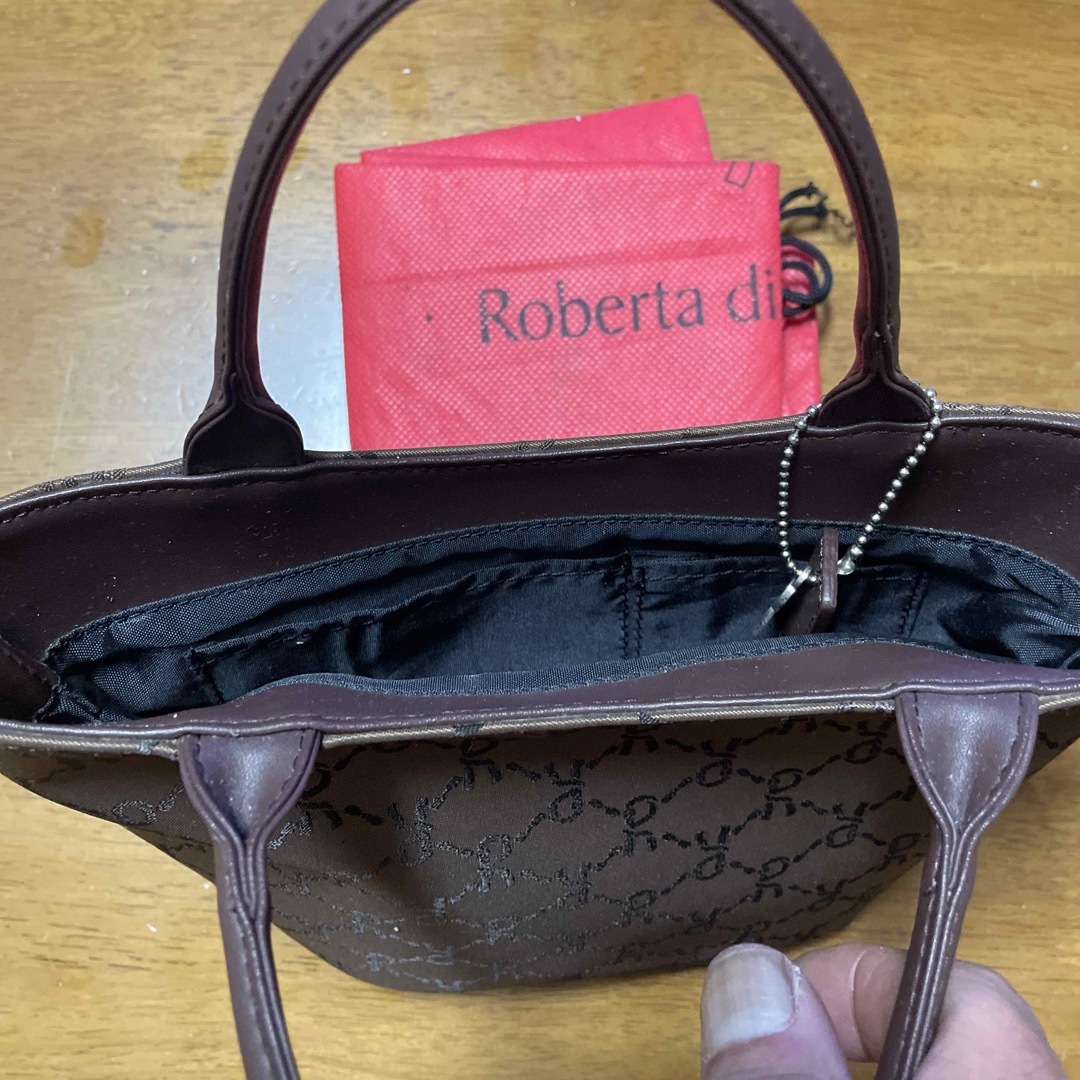 ROBERTA DI CAMERINO(ロベルタディカメリーノ)のロベルタ ディ カメリーノハンドバック レディースのバッグ(ハンドバッグ)の商品写真