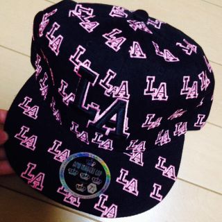 ニューエラー(NEW ERA)のNEW ERA LAキャップ 黒×ピンク(キャップ)