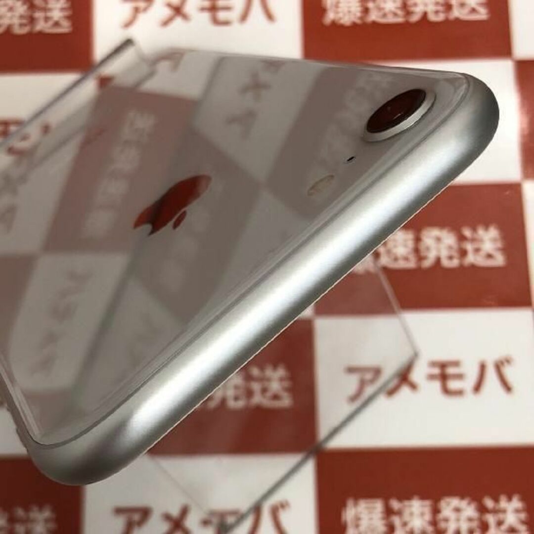 iPhone8 64GB docomo版SIMフリー バid:27272931 スマホ/家電/カメラのスマートフォン/携帯電話(スマートフォン本体)の商品写真