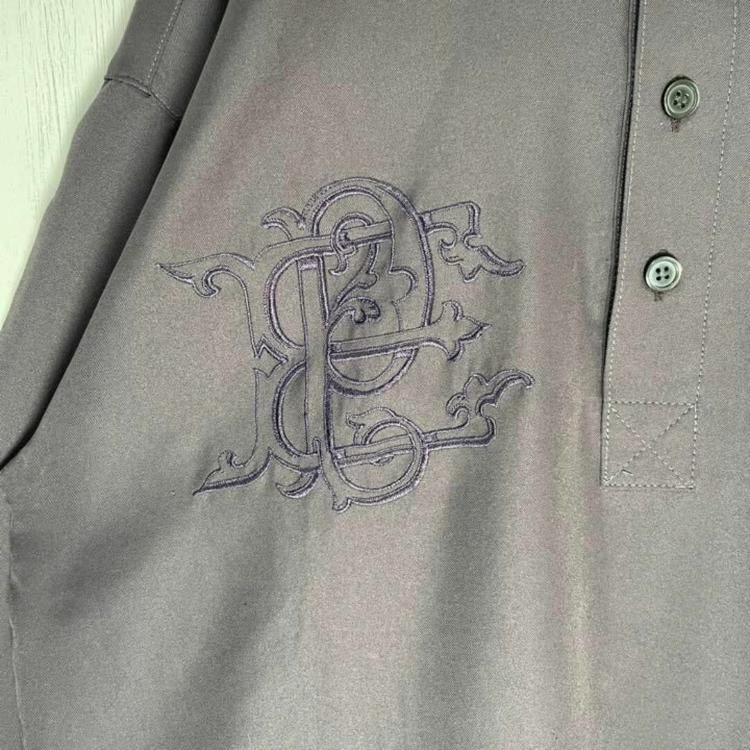 [古着]ビンテージ　長袖　シャツ　ハーフボタン　ワンポイント刺繍　レトロ　紫