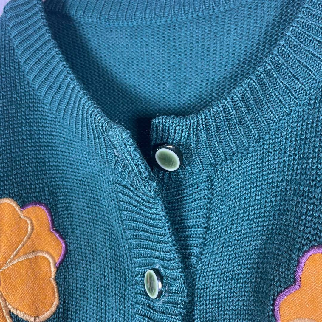 [S古着]ビンテージ　ニットカーディガン　花柄刺繍　バイカラー　緑　紫　レトロ