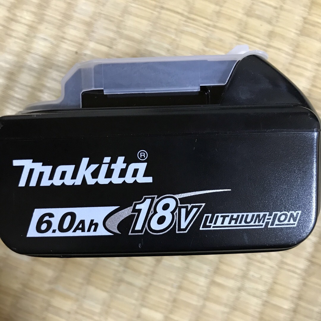 ほぼ未使用　makita バッテリーBL1860Bと充電器
