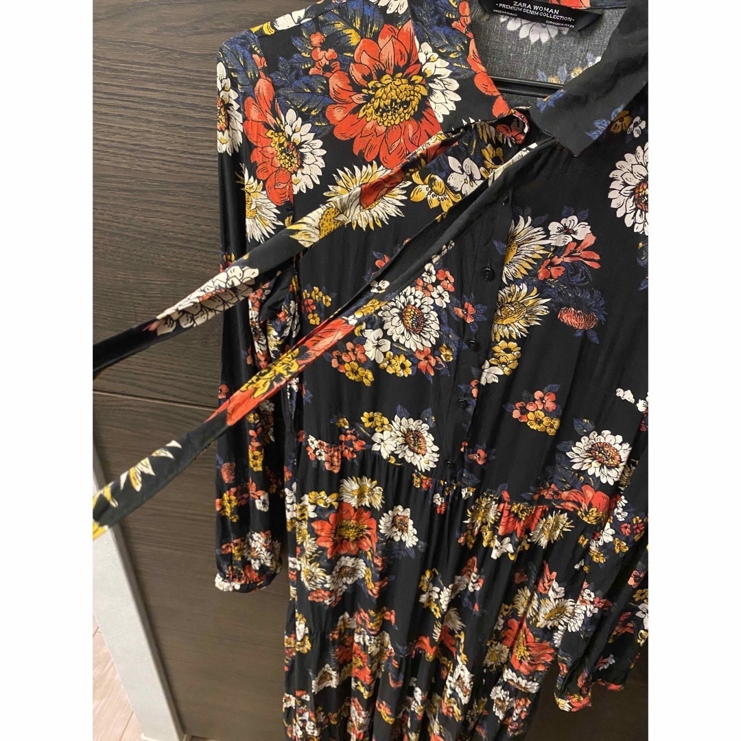 ZARA(ザラ)のZARA 花柄 ロングワンピース レディースのワンピース(ロングワンピース/マキシワンピース)の商品写真