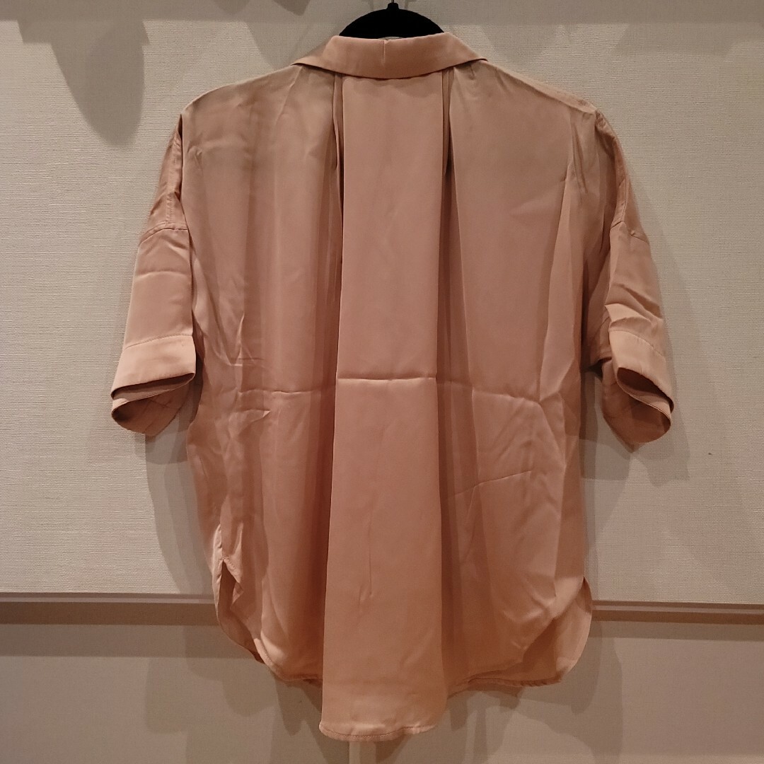 moussy(マウジー)のmoussy OPEN COLLAR SATIN SHIRT シャツ レディースのトップス(シャツ/ブラウス(半袖/袖なし))の商品写真