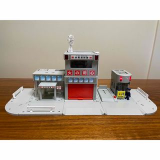タカラトミー(Takara Tomy)のトミカタウン　消防署　交番　セット(ミニカー)