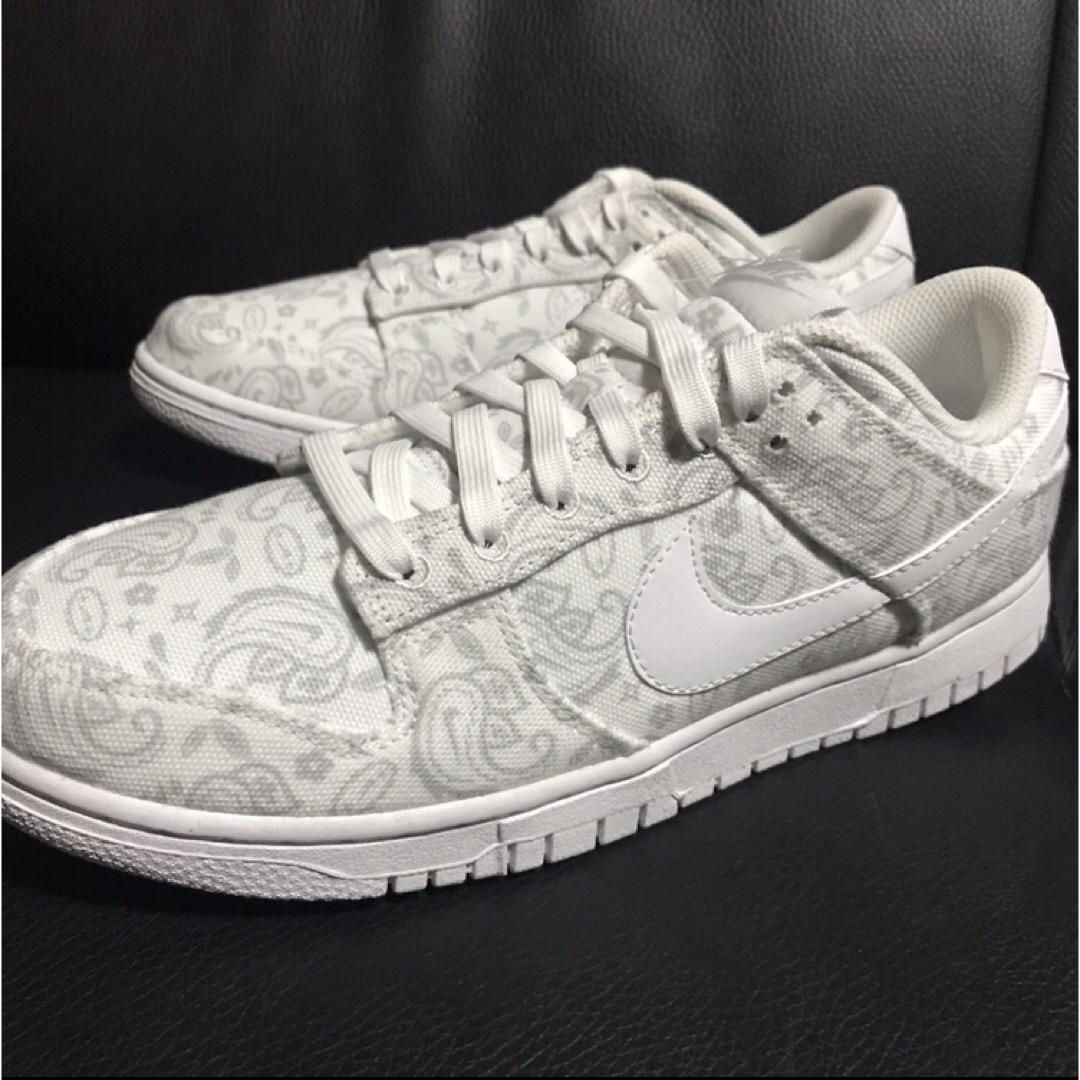 早い者勝ち NIKE DUNK LOW ナイキダンクロー ペイズリー パンダ