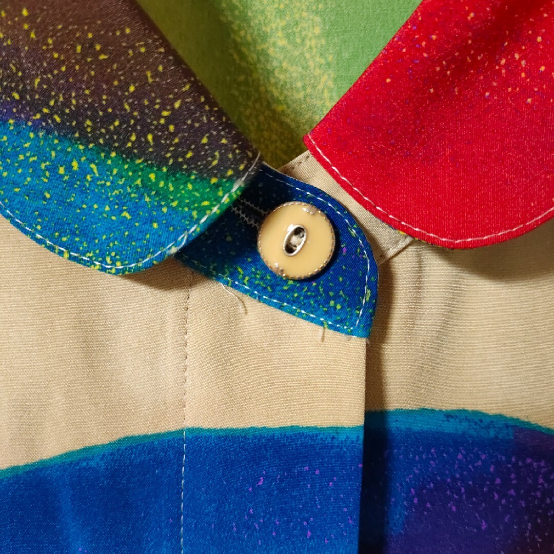 スカーフバブリー柄　派手　総柄シャツ　ヴィンテージ　レトロ　ビッグオーバーサイズ メンズのトップス(シャツ)の商品写真