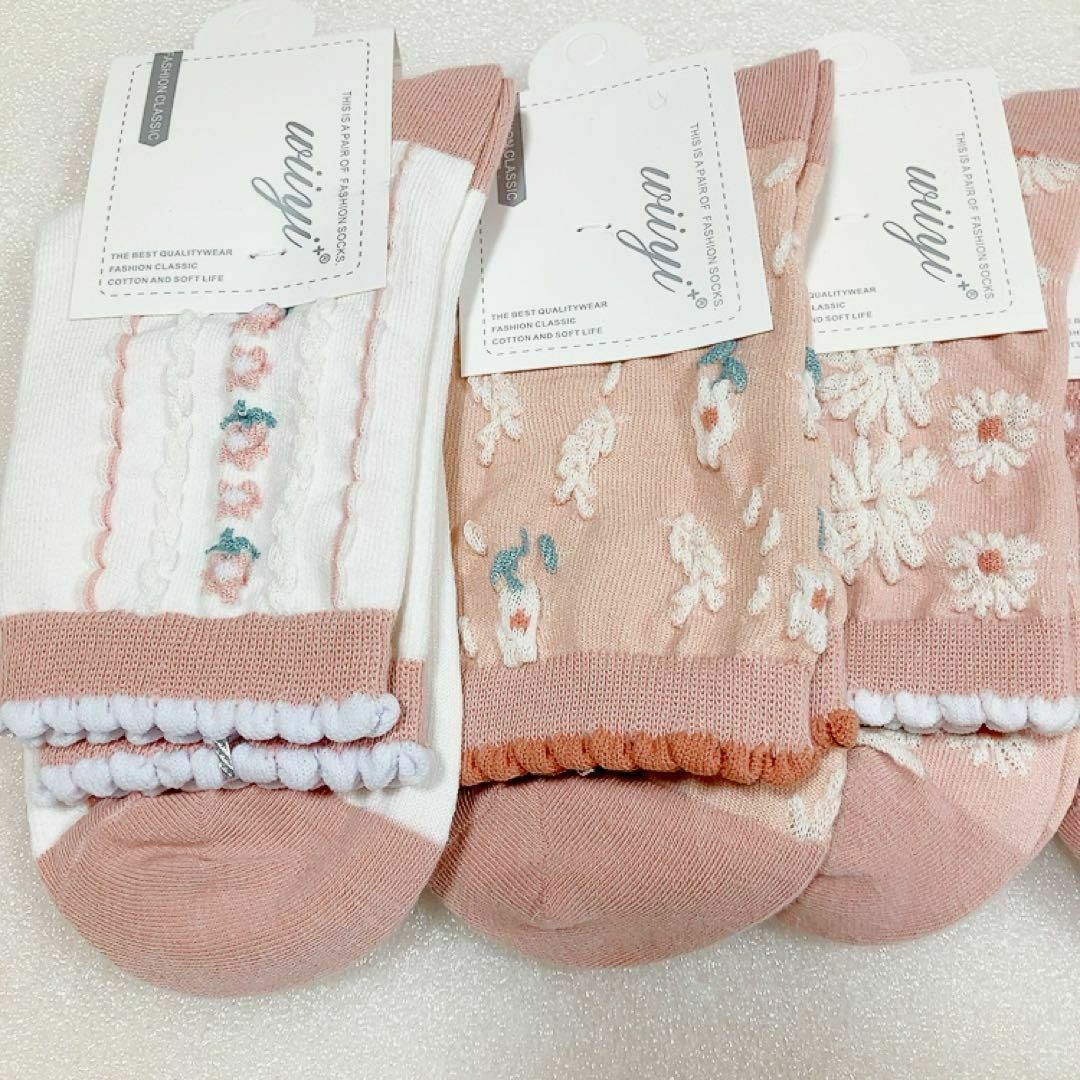 可愛いピンクの花柄靴下　レディースソックス　5足組　コットン　高品質　クルー丈 レディースのレッグウェア(ソックス)の商品写真