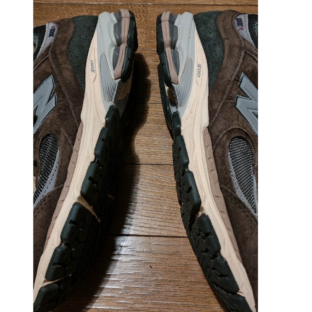 New Balance(ニューバランス)の【美品】New Balance M2002RLY BROWN メンズの靴/シューズ(スニーカー)の商品写真