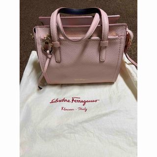 サルヴァトーレフェラガモ(Salvatore Ferragamo)のサルヴァトーレフェラガモ・2WAYハンドバッグ・グレージュピンク(ハンドバッグ)