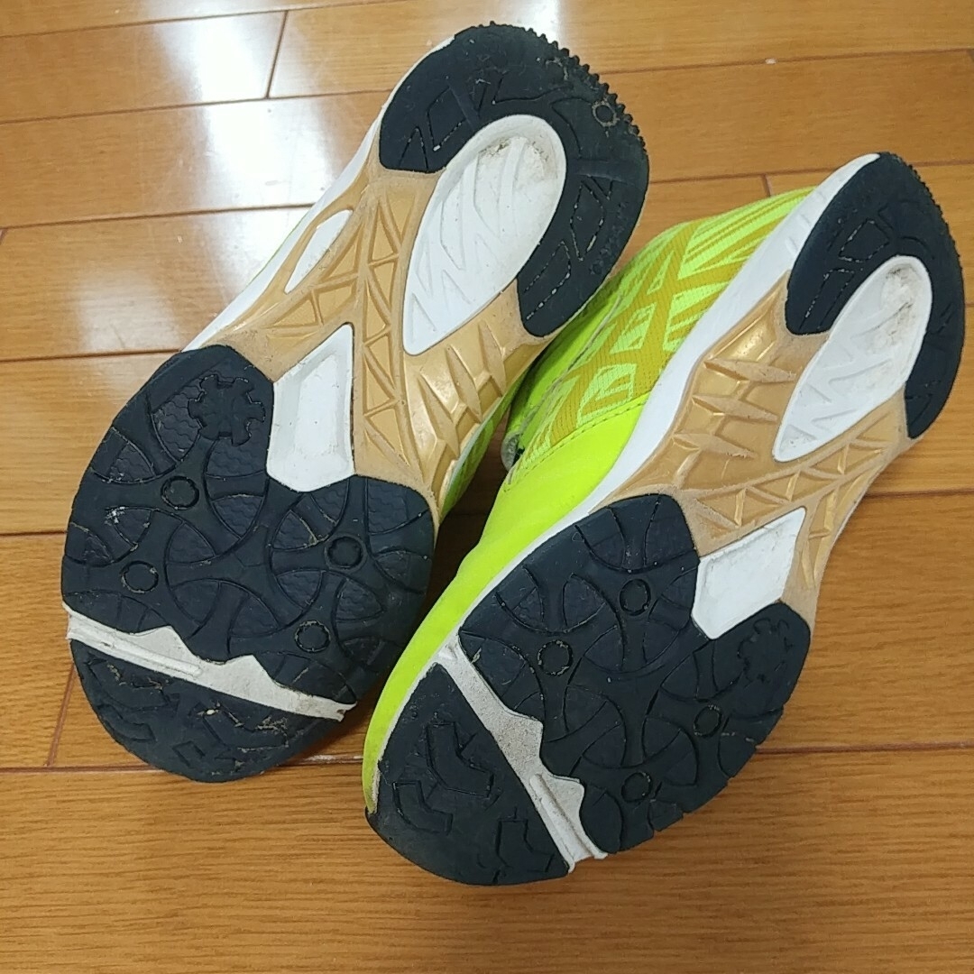 asics(アシックス)のシューズ・スニーカー １９cm キッズ/ベビー/マタニティのキッズ靴/シューズ(15cm~)(スニーカー)の商品写真