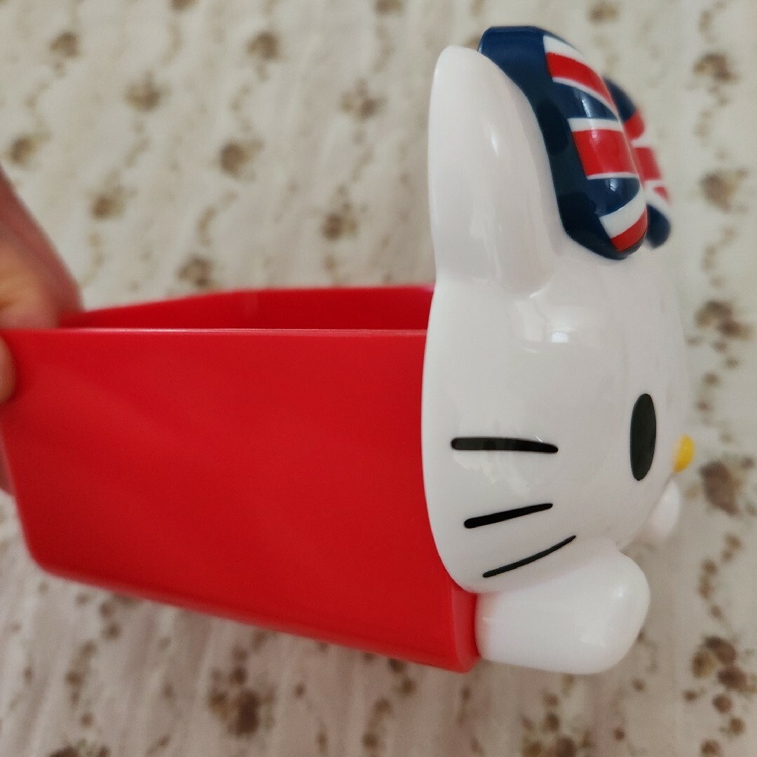 ハローキティ(ハローキティ)のHELLO KITTYの小物入れ インテリア/住まい/日用品の収納家具(ケース/ボックス)の商品写真