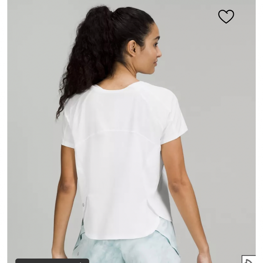 lululemon(ルルレモン)の★lululemon★ルルレモン★新品・タグ付き★白Tシャツ★サイズ4 レディースのトップス(Tシャツ(半袖/袖なし))の商品写真