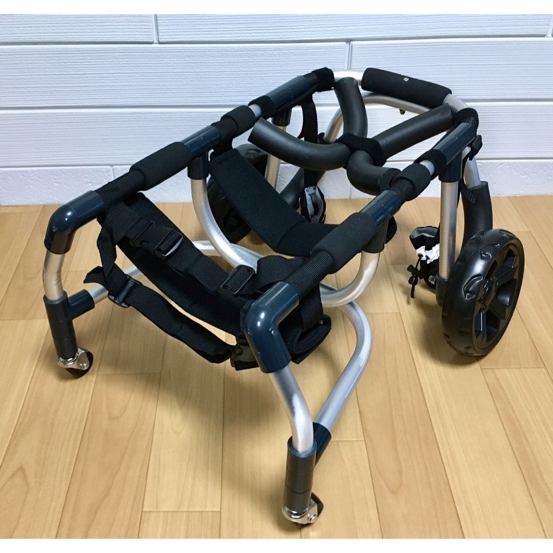 犬■犬の車椅子 中型犬用4輪車いす 9～18kg  歩行器 介護