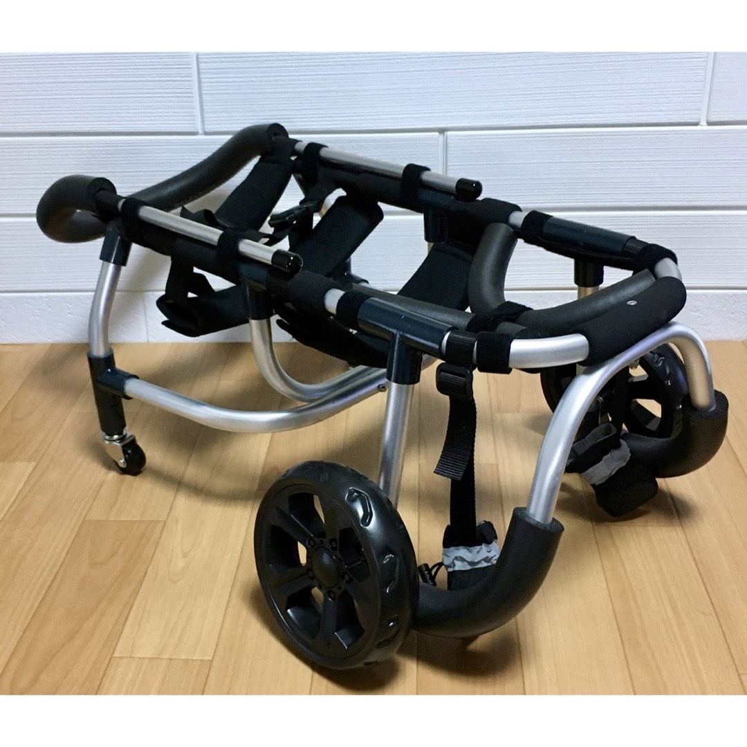 ペット用品■犬の車椅子 中型犬用4輪車いす 顎乗せ付 9～18kg  歩行器 介護