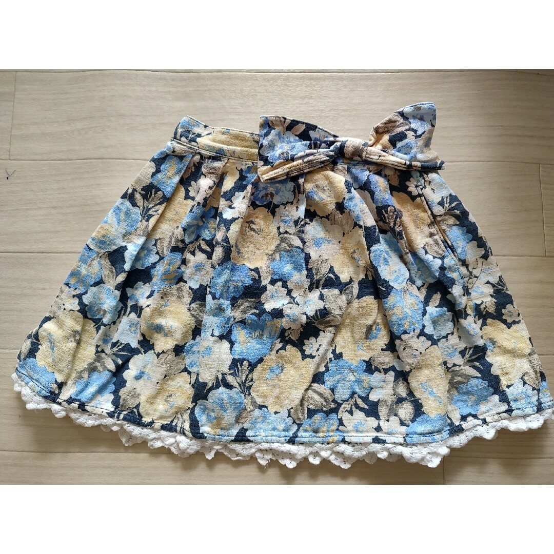 BUTTERFLY(バタフライ)のButterfly　スカート　110 キッズ/ベビー/マタニティのキッズ服女の子用(90cm~)(スカート)の商品写真