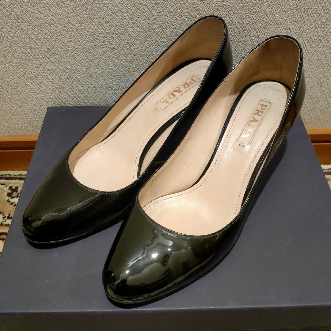 PRADA - プラダ エナメルパンプス(黒) 40の通販 by KAORI 's shop ...