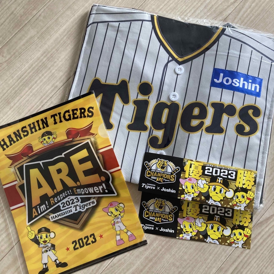2023 阪神タイガース 優勝グッズ ユニフォームバッグ クリアファイル シール | フリマアプリ ラクマ