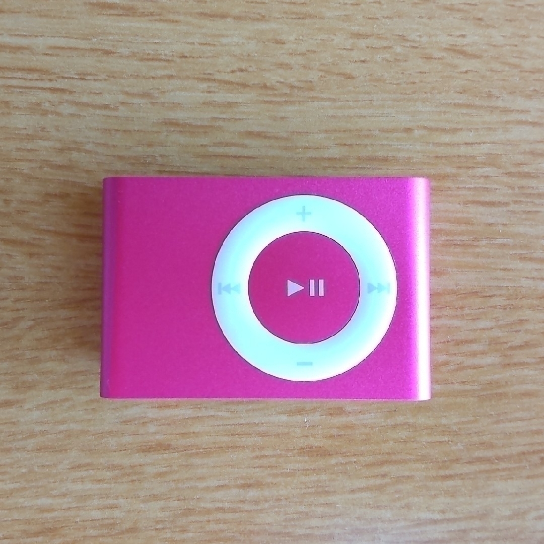 Apple(アップル)のAppel　iPod shuffle　1GB　ピンク　ジャンク品 スマホ/家電/カメラのオーディオ機器(ポータブルプレーヤー)の商品写真