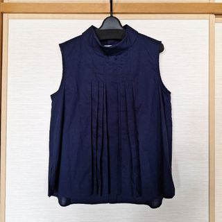 ユニクロ(UNIQLO)のMARNI ユニクロ　タッグブラウス　ノースリーブ　ネイビー(シャツ/ブラウス(半袖/袖なし))