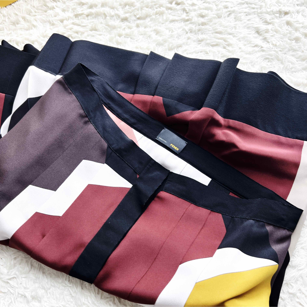 極美品 FENDI フェンディ ボタン シルク プリーツ スカート - ひざ丈