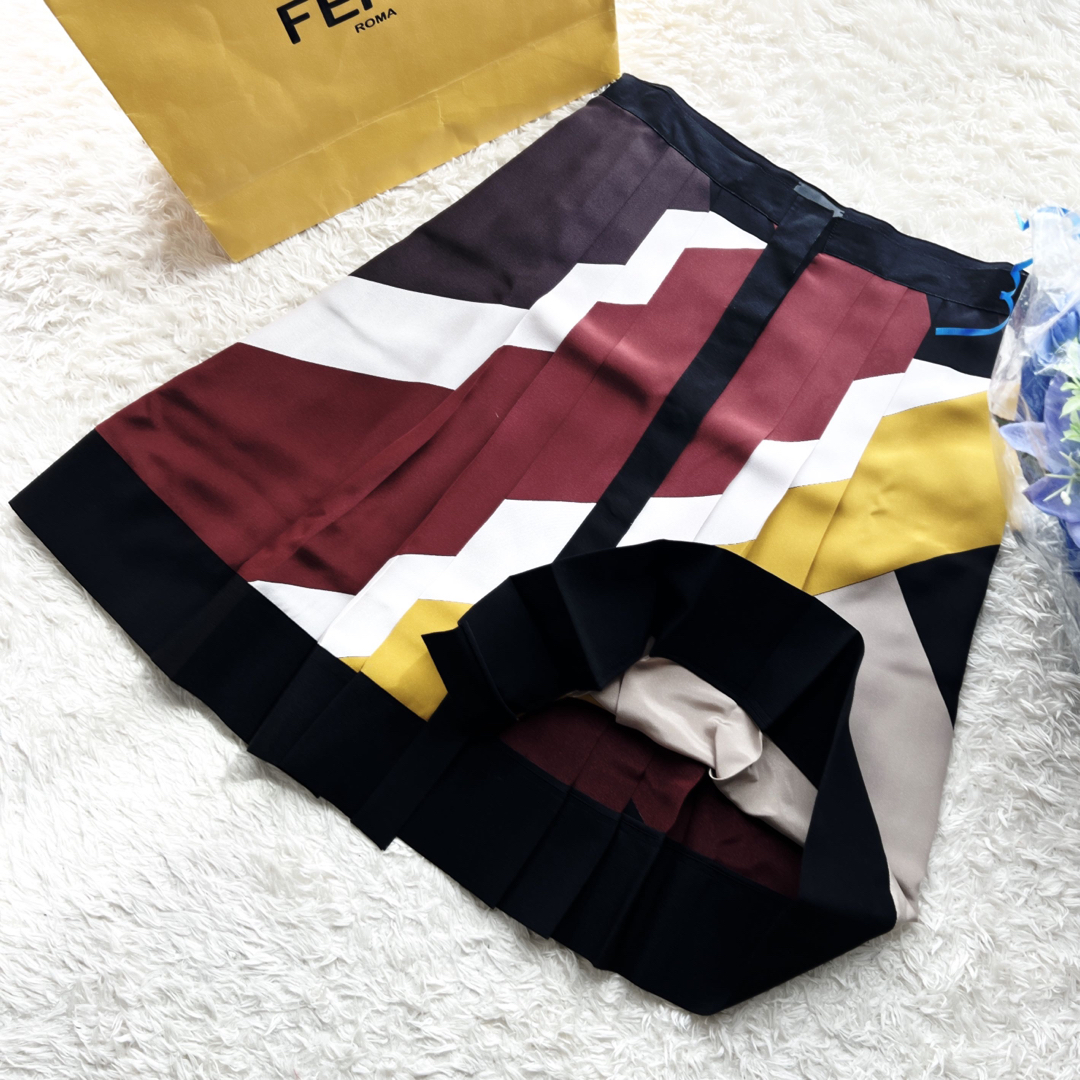 極美品 FENDI フェンディ ボタン シルク プリーツ スカート - ひざ丈
