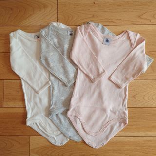 プチバトー(PETIT BATEAU)の12m/74cm【プチバトー】長袖ボディ　ロンパース　肌着(肌着/下着)