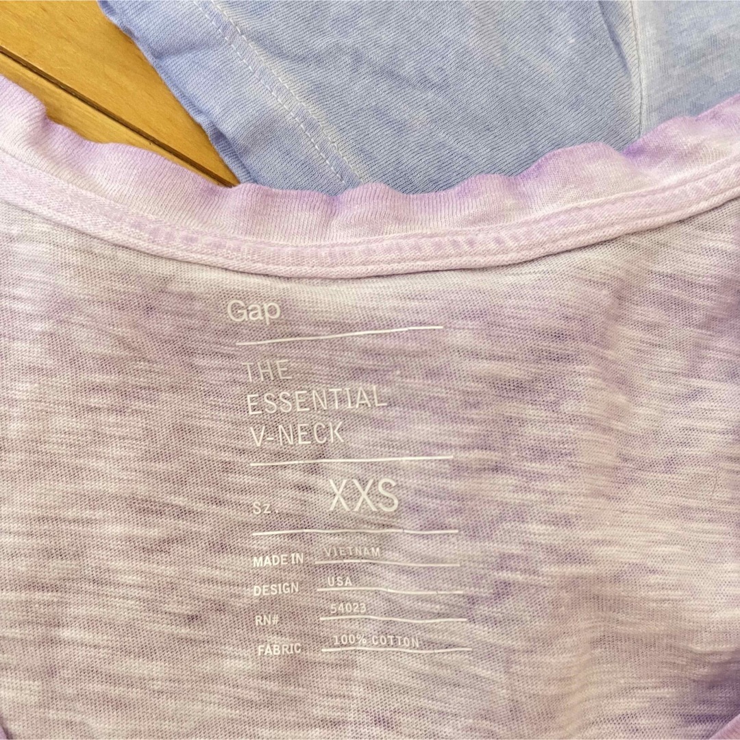 GAP(ギャップ)の美品‼︎ GAP ネオンカラー Tシャツ レディースのトップス(Tシャツ(半袖/袖なし))の商品写真