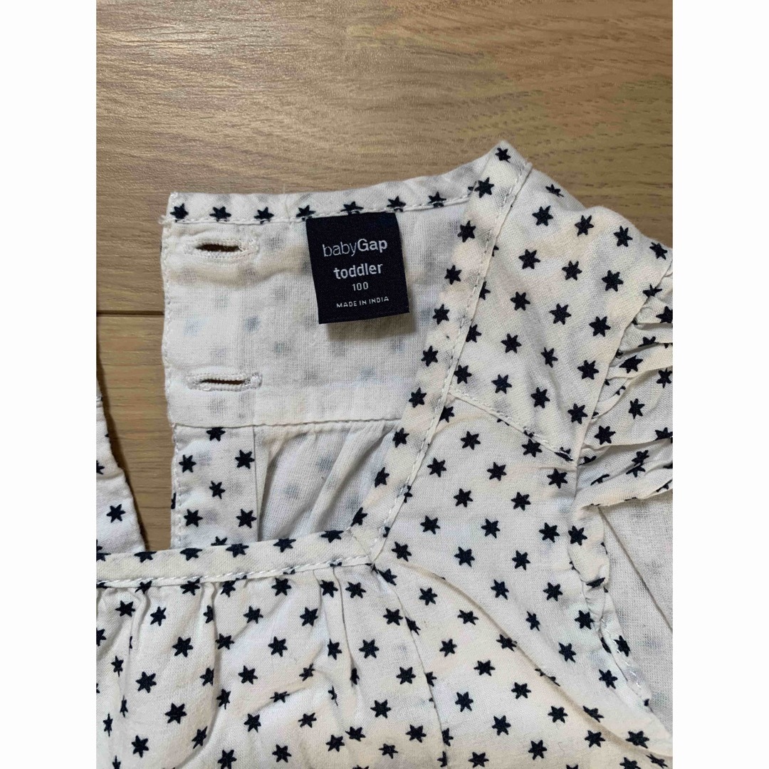 babyGAP(ベビーギャップ)のbaby gap トップス　100cm キッズ/ベビー/マタニティのキッズ服女の子用(90cm~)(Tシャツ/カットソー)の商品写真