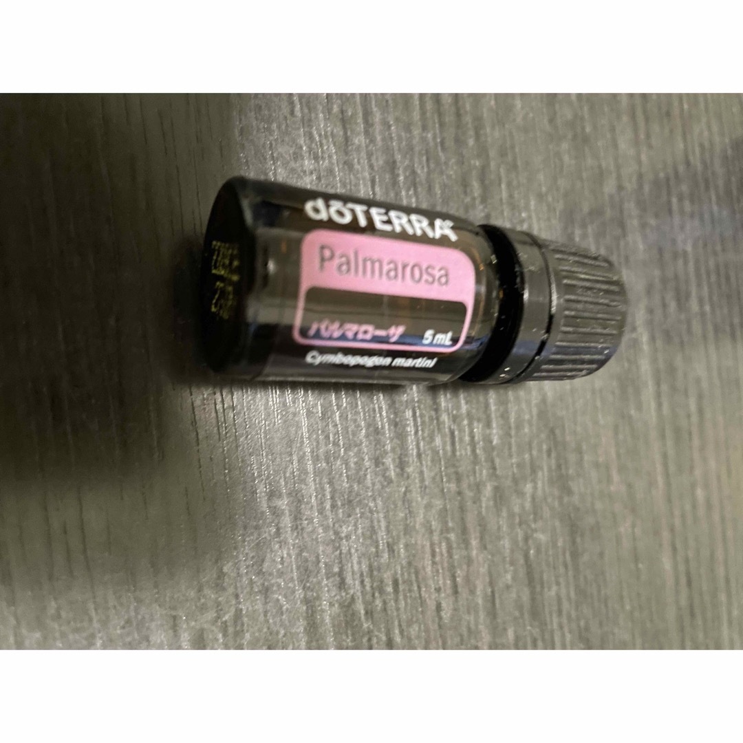 doTERRA(ドテラ)のdoTERRA ドテラ　パルマローザ　5ミリリットル　新品未使用 コスメ/美容のリラクゼーション(アロマオイル)の商品写真