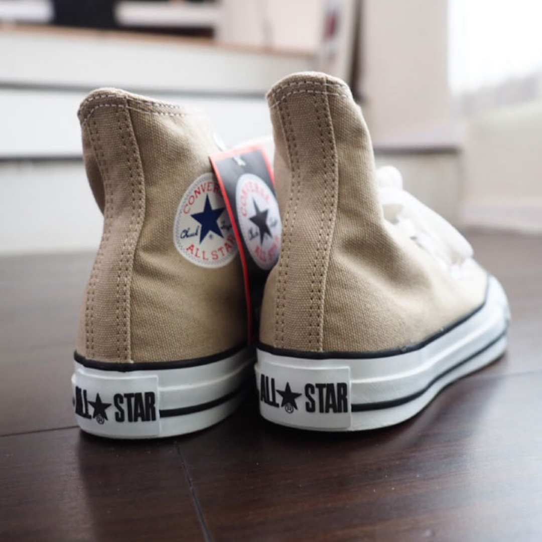 CONVERSE(コンバース)の新品未使用 コンバース レディーススニーカー 23cm ベージュ ハイカット レディースの靴/シューズ(スニーカー)の商品写真