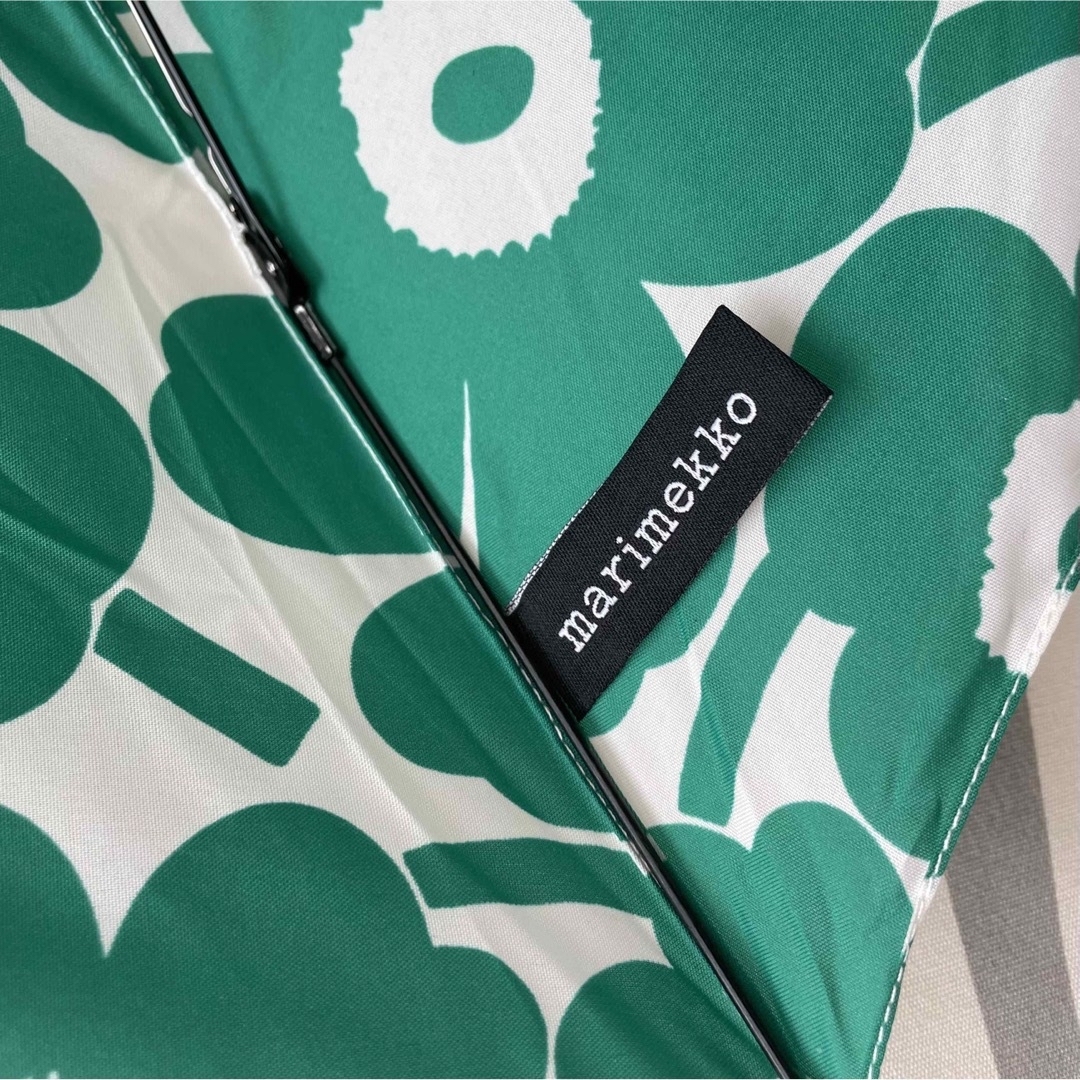 marimekko(マリメッコ)の新品 marimekko 折り畳み傘 ウニッコ グリーン×オフホワイト レディースのファッション小物(傘)の商品写真