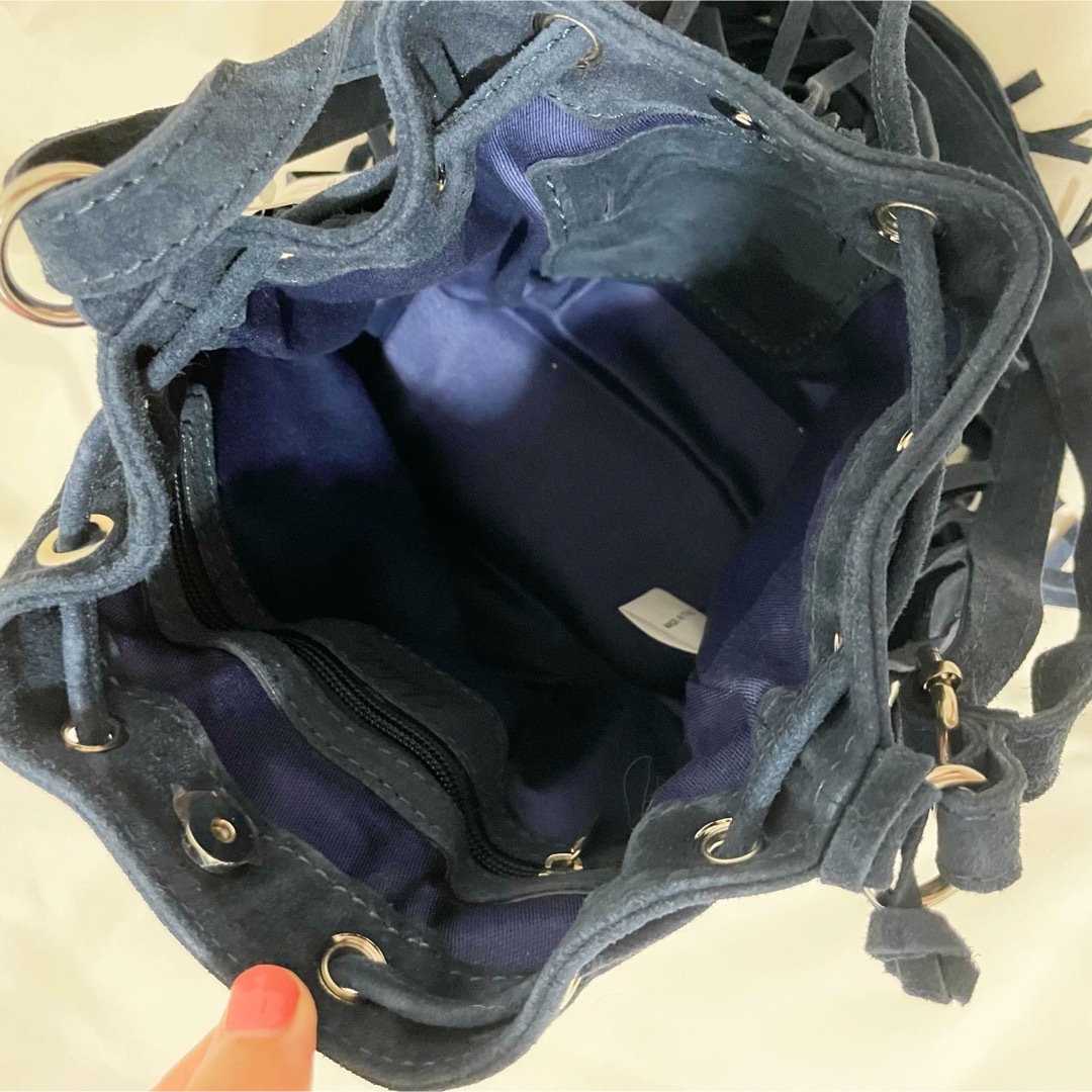 SLOBE IENA(スローブイエナ)のフリンジ巾着バッグ ショルダーバッグ ネイビー レディースのバッグ(ショルダーバッグ)の商品写真