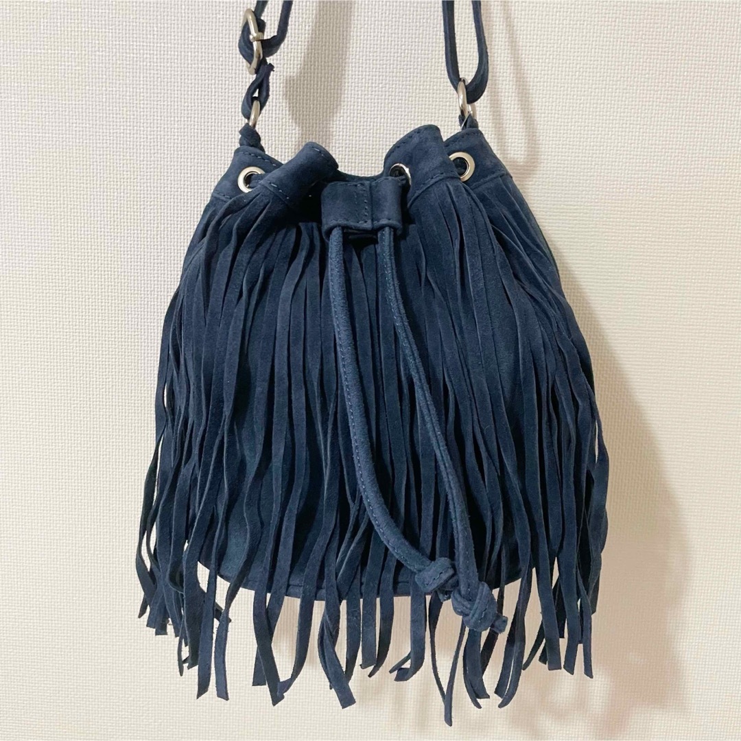 SLOBE IENA(スローブイエナ)のフリンジ巾着バッグ ショルダーバッグ ネイビー レディースのバッグ(ショルダーバッグ)の商品写真