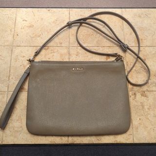 フルラ(Furla)のFURLA バッグ　クラッチ　ショルダーバッグ　シンプル　グレー(ショルダーバッグ)