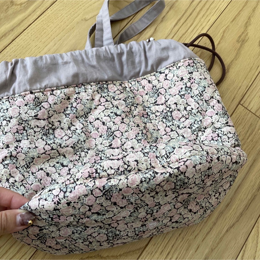 ハンドメイド 巾着バッグ リバーシブル 2点セット レディースのバッグ(ハンドバッグ)の商品写真