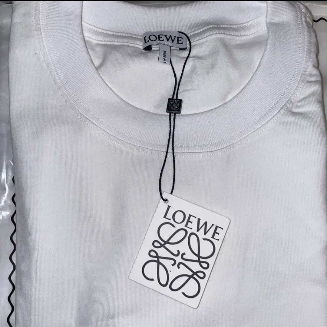 早い者勝ち” LOEWE Tシャツ 平野紫耀着用-