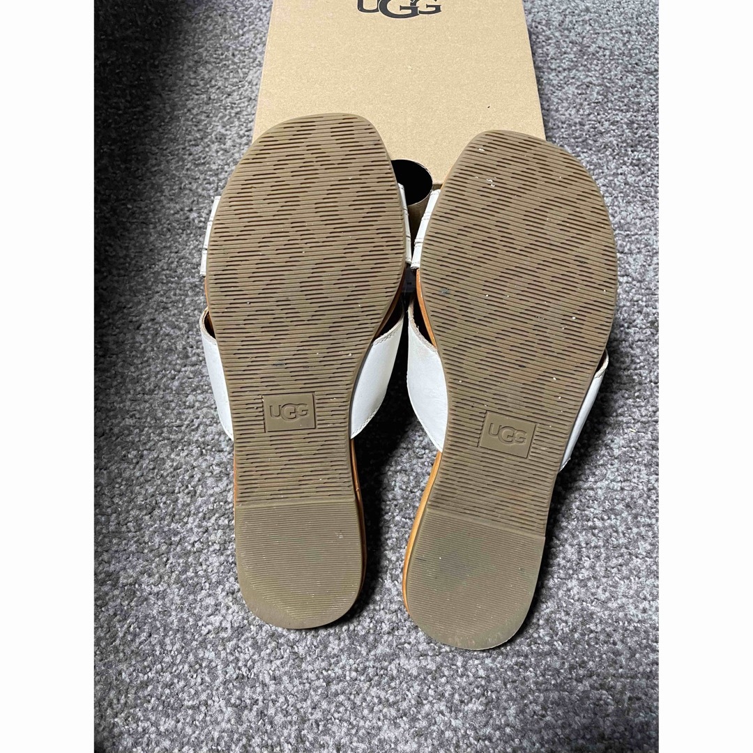 UGG(アグ)のUGG KENLEIGH SLIDE 24cm レディースの靴/シューズ(サンダル)の商品写真