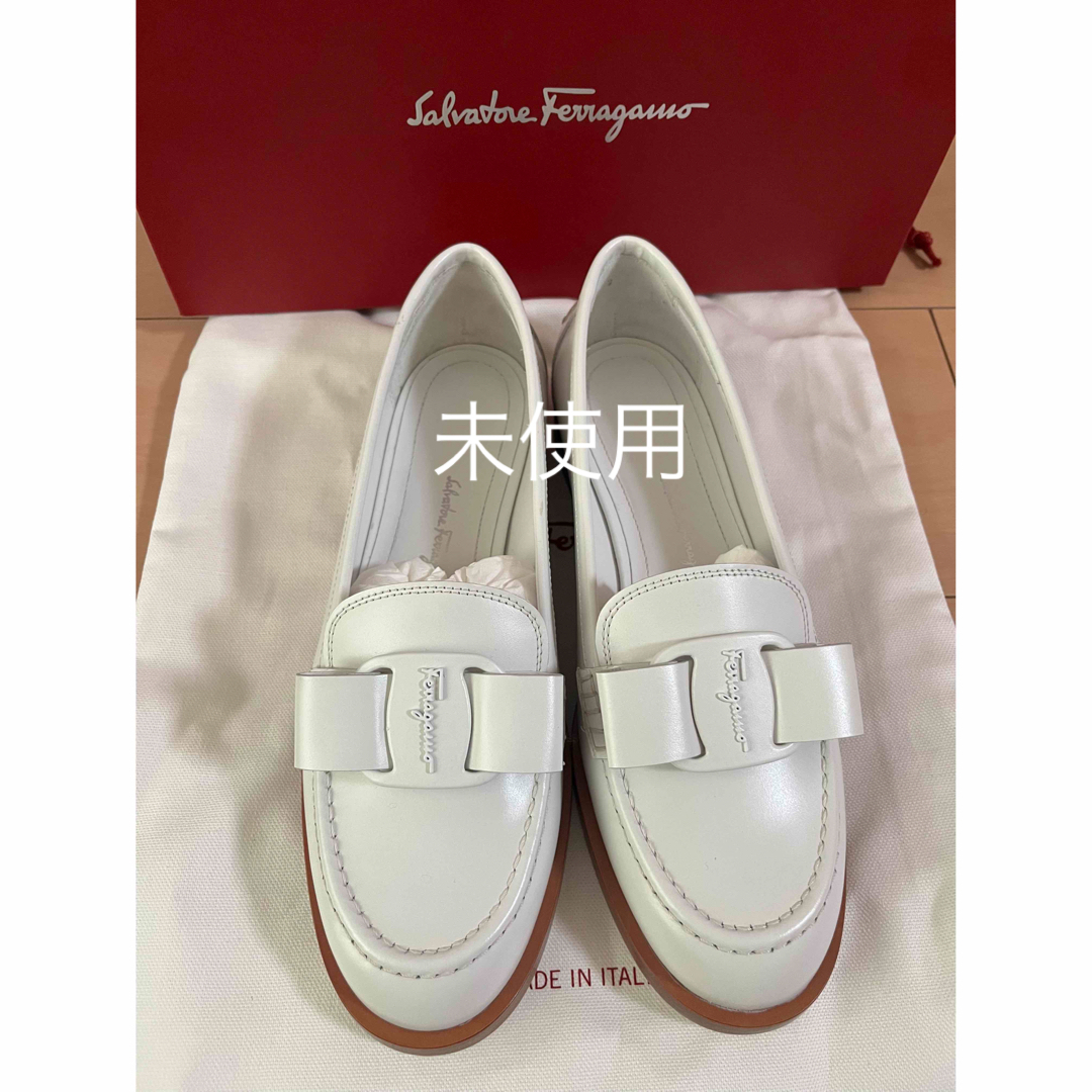 値 下 げ！  Salvatore Ferragamo   ローファー